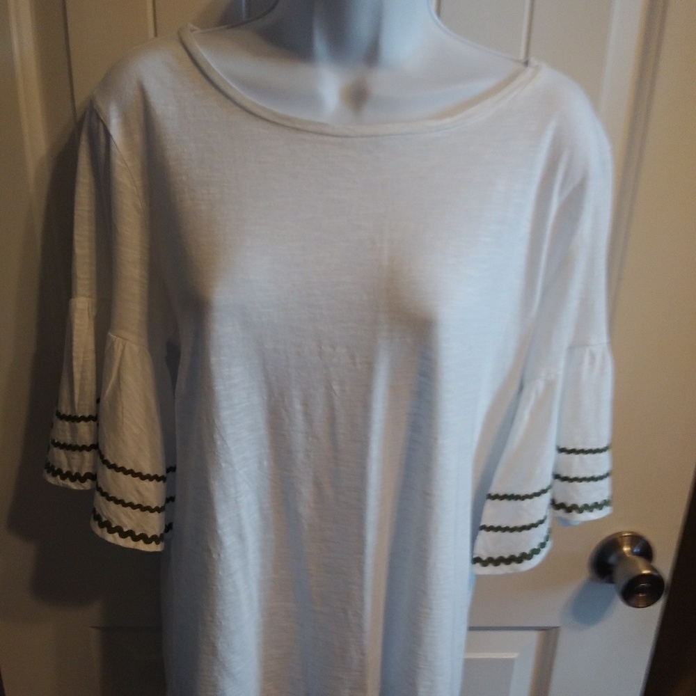 NEW WHITE BLOUSE